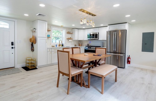 Villas House | Cozy Dog-Friendly Cape May Escape- Short Walk to Beach