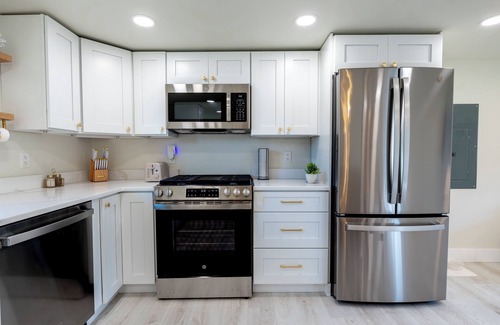 Villas House | Cozy Dog-Friendly Cape May Escape- Short Walk to Beach
