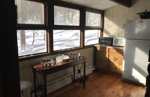 Wilmington House | Cozy Dog-Friendly Family Home with Clubhouse Amenities