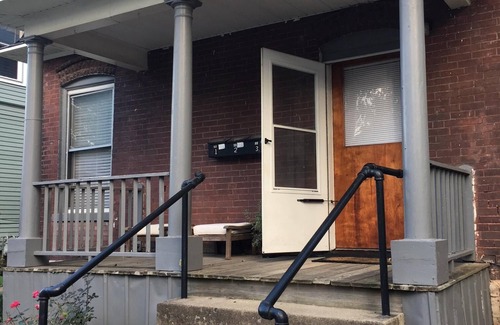 Downtown House | Cozy Downtown Apartment - Steps to UK and Downtown!