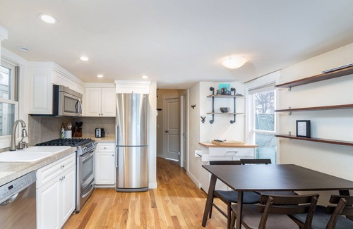 Telluride House | Cozy Downtown Cottage by the Gondola!