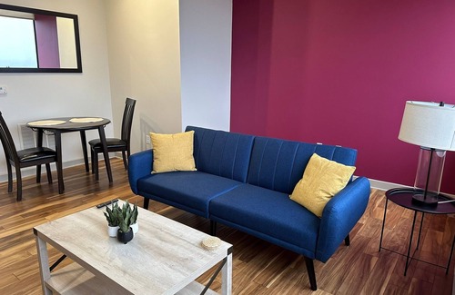Downtown Dallas Apartment | COZY DOWNTOWN DALLAS HIGH RISE APARTMENT! WITH PARKING