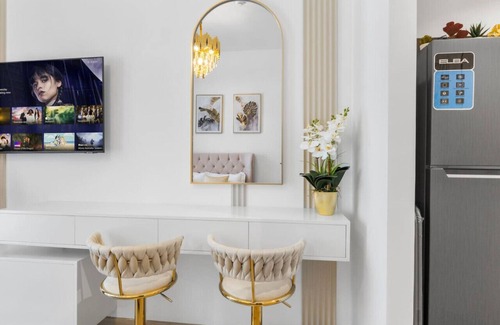 Nad Al Sheba Apartment | Cozy Downtown Dubai Retreat