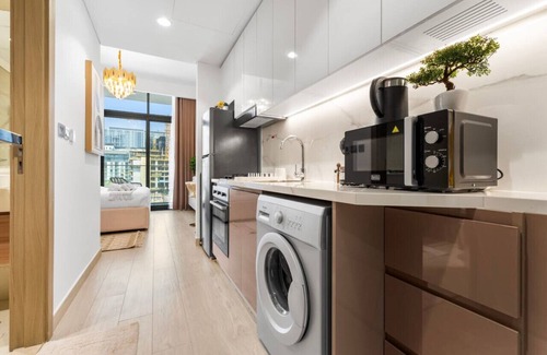 Nad Al Sheba Apartment | Cozy Downtown Dubai Retreat