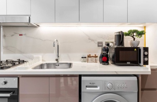 Nad Al Sheba Apartment | Cozy Downtown Dubai Retreat