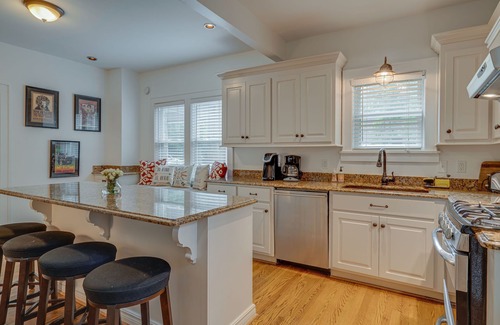 Rolling Acres Cottage | Cozy East Nashville Cottage: Walk To Restaurants, Local Hangs, 4 Mi to Downtown