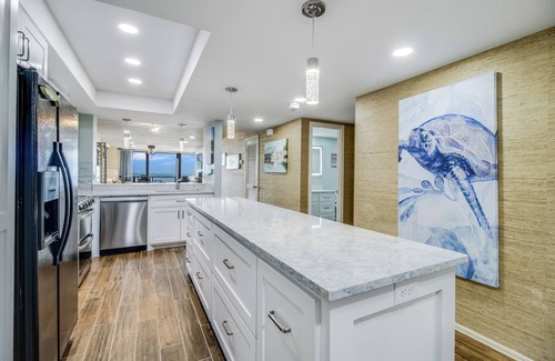 Port Aransas Condo | Cozy Elegant 2bd 3 bth Den
