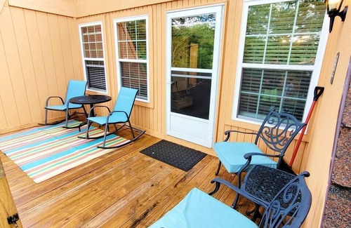 Beech Mountain House | Cozy Fall Foliage Escape. Hot Tub, Pool, Fireplace