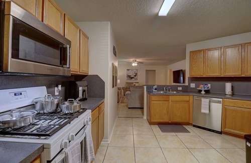 Barker House | Cozy Fall Home! Fast Wi-Fi, & Free Snacks!