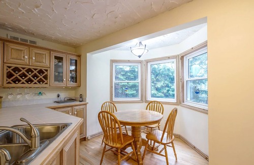 Lake of Bays Cottage | Cozy Fall & Winter 2-night Rental Available @Muskoka Waterfront Cottage!