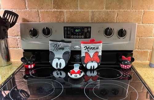 West Kissimmee Condo | Cozy Family Condo 2 miles from Disney! 3 Bedroom, 2 Bath/Sleeps 10-12