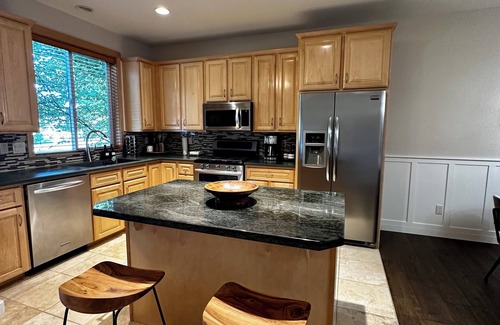 Redmond House | Cozy family friendly golf front town house. Amazing views and amenities