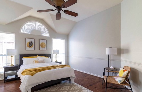 Lewisville House | Cozy family friendly home near DFW Airport and Lake!