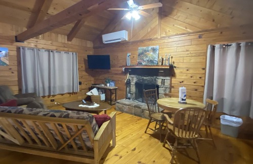 Saint Joe Cabin | Cozy family-friendly cabin tucked away in the heart of St. Joe Arkansas