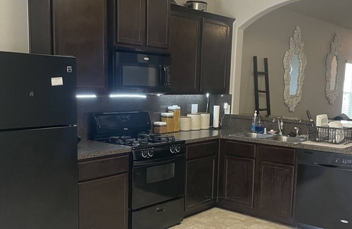 Cypress House | Cozy family home open space in a nice community