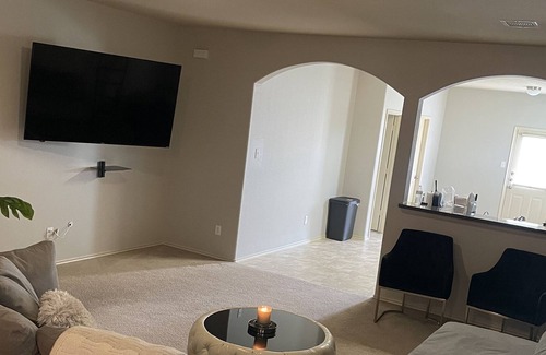 Cypress House | Cozy family home open space in a nice community
