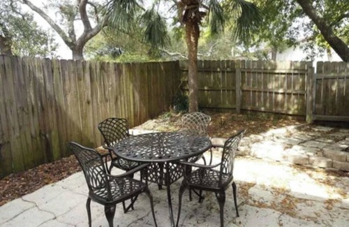 Pensacola Apartment | Cozy family vacation suit