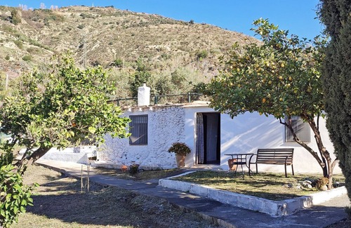 Orgiva Cottage | Cozy farmhouse with pool in La Alpujarra
