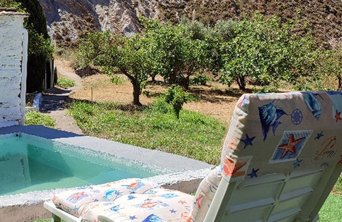 Orgiva Cottage | Cozy farmhouse with pool in La Alpujarra
