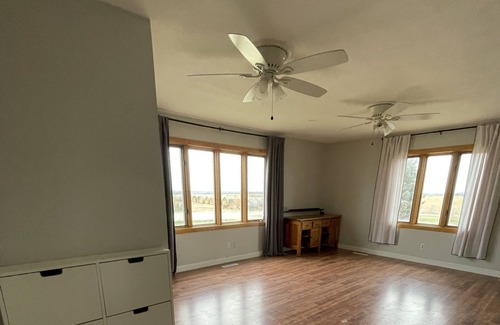 Otley Other | Cozy farmhouse miles to Lake Red Rock Unique location ideal for duck hunters.