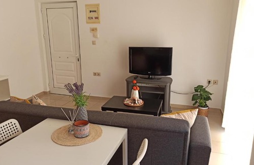 Heraklion Apartment | Cozy flat close to the Airport/Port and Center