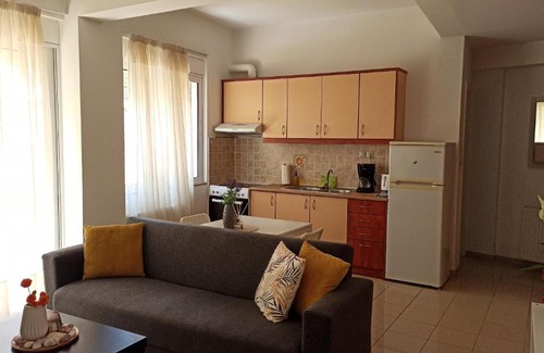 Heraklion Apartment | Cozy flat close to the Airport/Port and Center