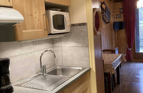 Le Grand-Bornand Apartment | Cozy flat for 3, near slopes and shuttle, private parking
