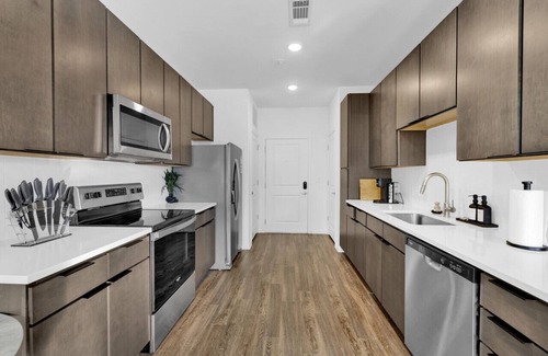 Avondale Apartment | Cozy Flat w/Pool, Gym, & Stunning City Views