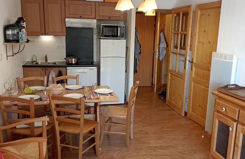 Orcieres-Merlette Apartment | Cozy for 6: Pool, Parking, Wifi, Pets Allowed