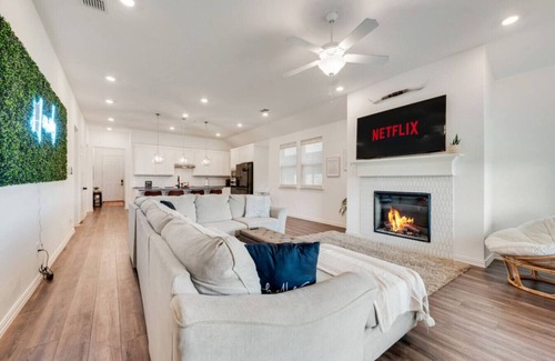 Haslet House | Cozy Fort Worth! Home~Pool Table~Grill~PrivateYard
