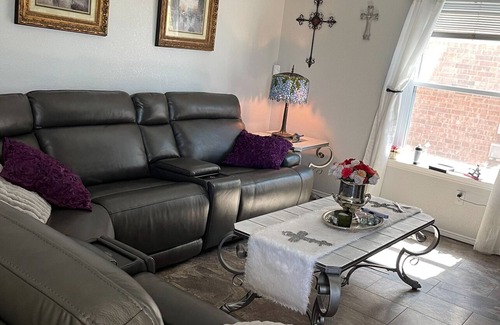 Keller House | Cozy fully furnished bedroom in North Fort Worth Texas!