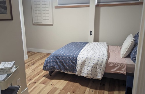 Surrey Apartment | Cozy Garden Suite in Surrey