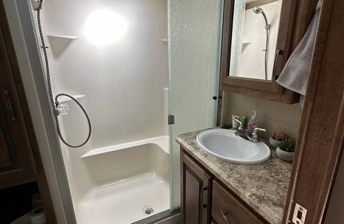 Ringold RV Rental | Cozy getaway close to Hochatown/Casinos/Beavers Bend/Lakes
