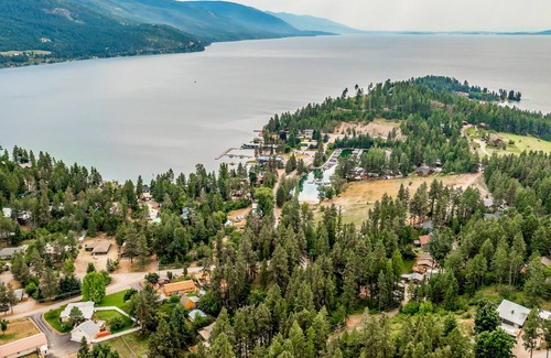 Woods Bay Apartment | Cozy getaway for two w/ a kitchenette - walk to the lake, marina, & beach