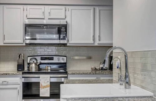 Jacksonville Beach House | Cozy Getaway - Close to Beach Fun and Mayo Clinic!
