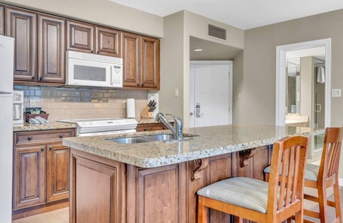 Oro-Medonte Condo | Cozy Getaway with Resort Perks