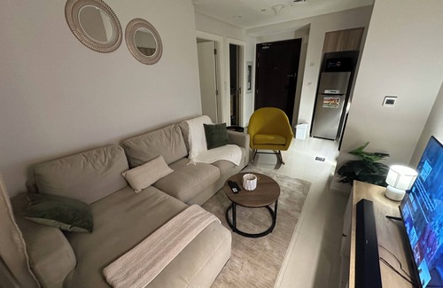 Dubai Apartment | Cozy Golf & Lake View 1-bedroom apartment in Dubai,Damac Hills