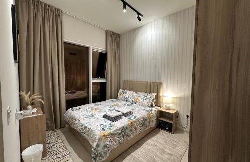 Dubai Apartment | Cozy Golf & Lake View 1BR Apartment,Damac Hills 1