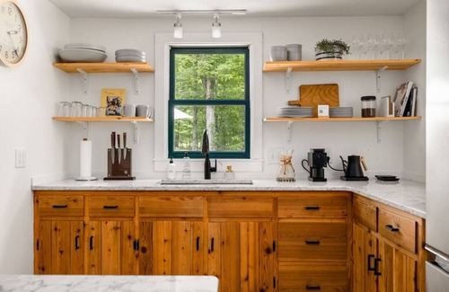 Cedar Cottage | Cozy Good Harbor Cottage with hot tub & fireplace