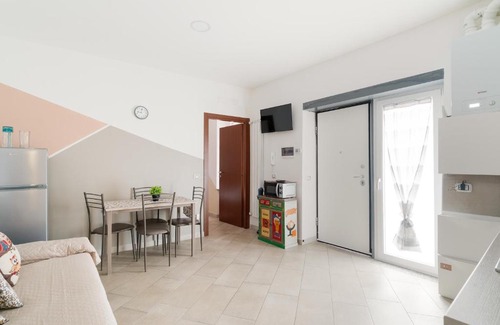 Bruzzano Apartment | Cozy Ground-Floor Apartment in Affori
