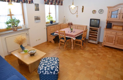 Schoensee House | Cozy group house with its own garden and wellness area