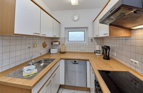 Lieser Apartment | Cozy guest house Binz-Meyer Fewo Paulsberg in Lieser with garden view