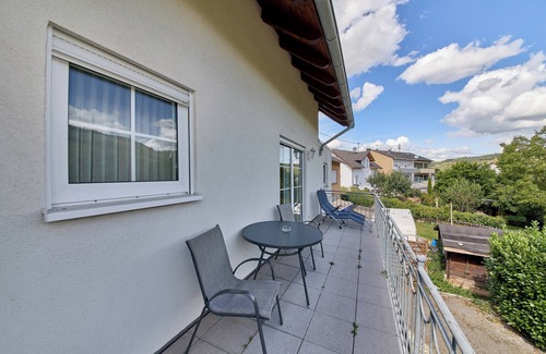 Lieser Apartment | Cozy guest house Binz-Meyer Fewo Paulsberg in Lieser with garden view