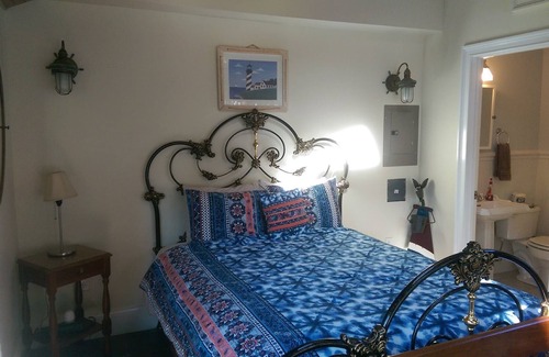Falmouth House | Cozy Guesthouse on Siders Pond! 5 Min Walk From Downtown Falmouth!