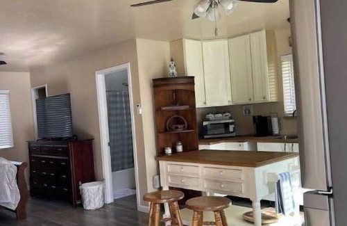 Placerville House | Cozy Guesthouse on 5 acres