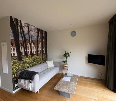 Assebroek Apartment | Cozy guestroom near city center
