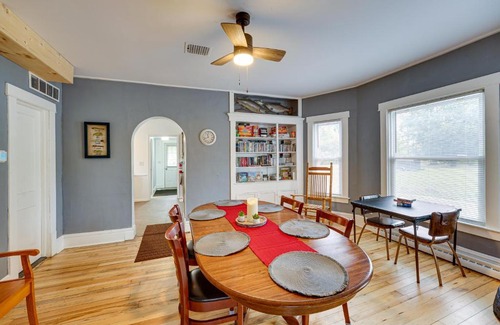 Hart House | Cozy Hart Getaway with Fire Pit Less Than 1 Mi to Lake!