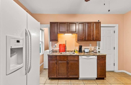 Bridgeport Apartment | Cozy Haven Near Bridgeport Yale for Solo Explorers