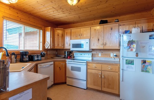 Island Park Cabin | Cozy Henrys Lake Escape - 20 Miles to Yellowstone!