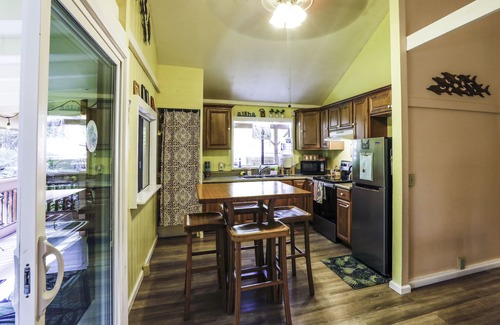 Fern Acres House | COZY HIDEAWAY IN THE OHIA RAINFOREST LOCATED BELOW VOLCANO NATIONAL PARK